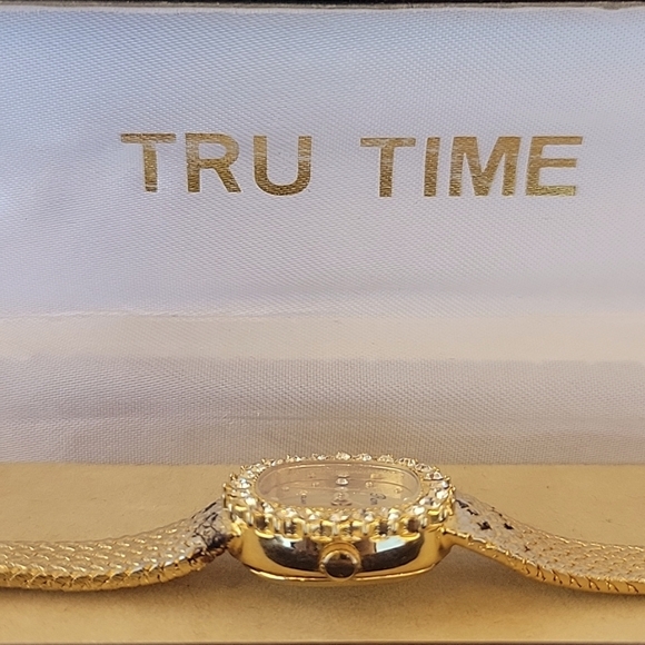 Tru Time Ronica Gold-dipped Ladies Quartz Watch - Picture 8 of 10